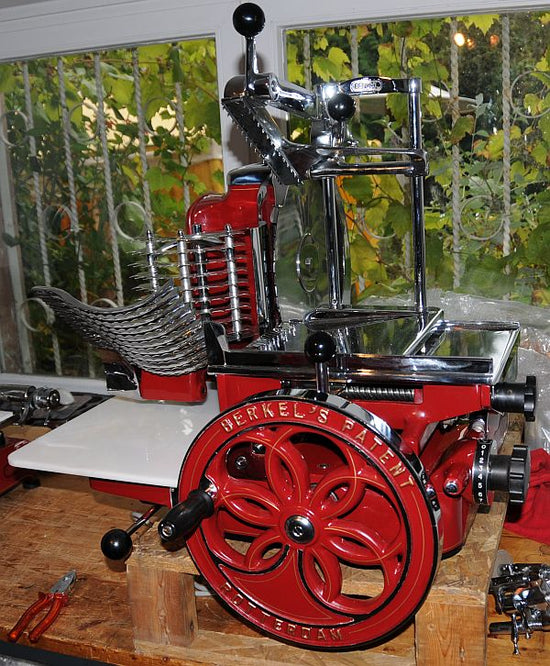 originale Berkel Aufschnittmaschine Modell 1 mit Blumenschwungrad