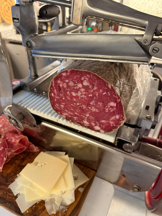 Salchichon Extra mit Pfefferkruste